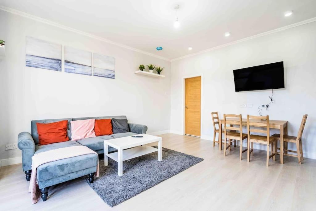 Beautiful Flat With Free Parking Apartment Birmingham Luaran gambar